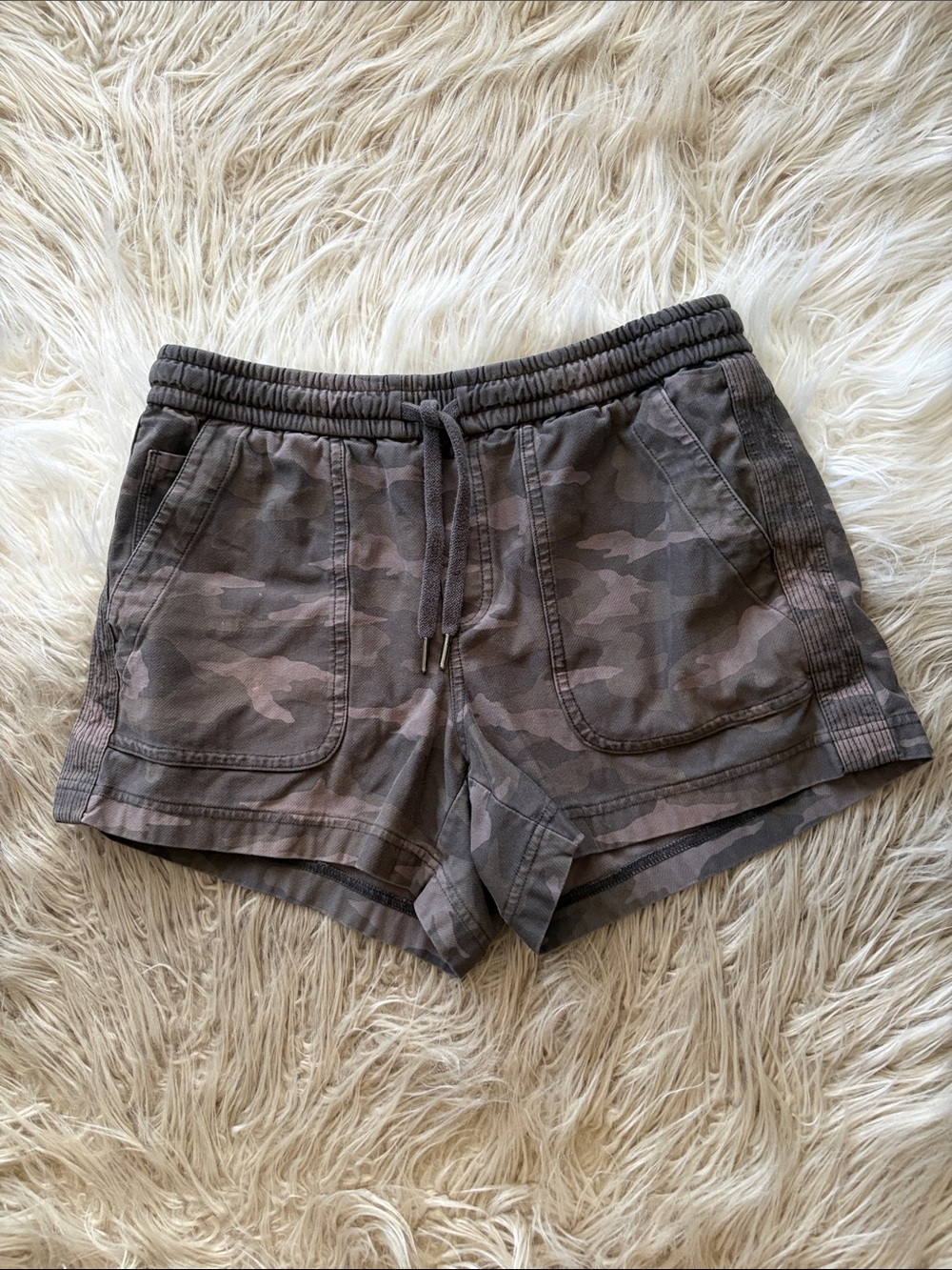 Athleta farallon short sz 8